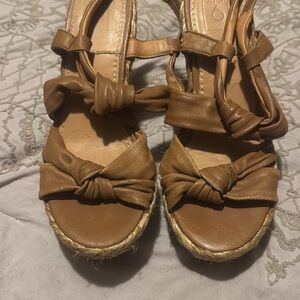 Elegant Tan Wedge Sandals